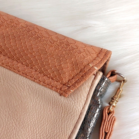 Bijou Brigette Clutch Wristlet - Picture 10 of 13